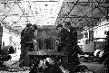 Gyr, 1947. oktber 8. Terepjr gpkocsi sszeszerelse az llamostott Magyar Vagon s Gpgyrban. Magyar Fot: Kovcs Gza